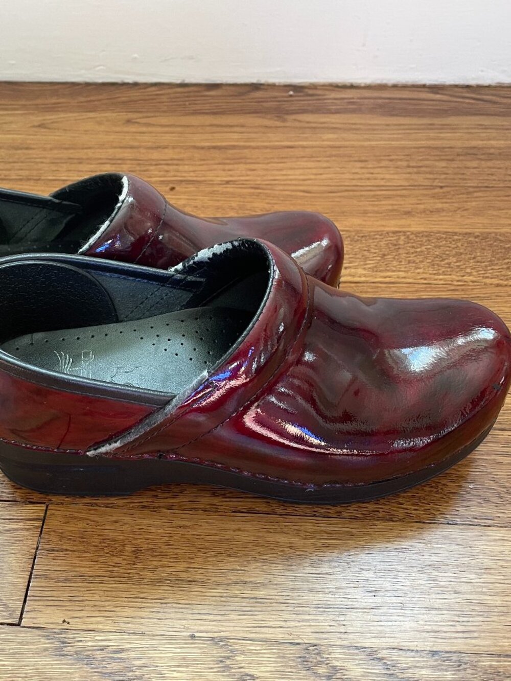 Dansko Dansko Professional Leather Clogs Patent Burgundy Color - Size 38